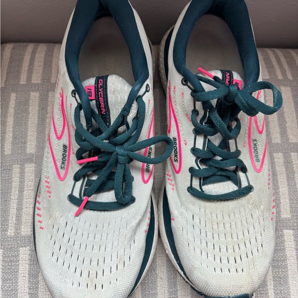 Women's Running Shoes brooks size 11. Glycerin 19 is the style. - Picture 2 of 8